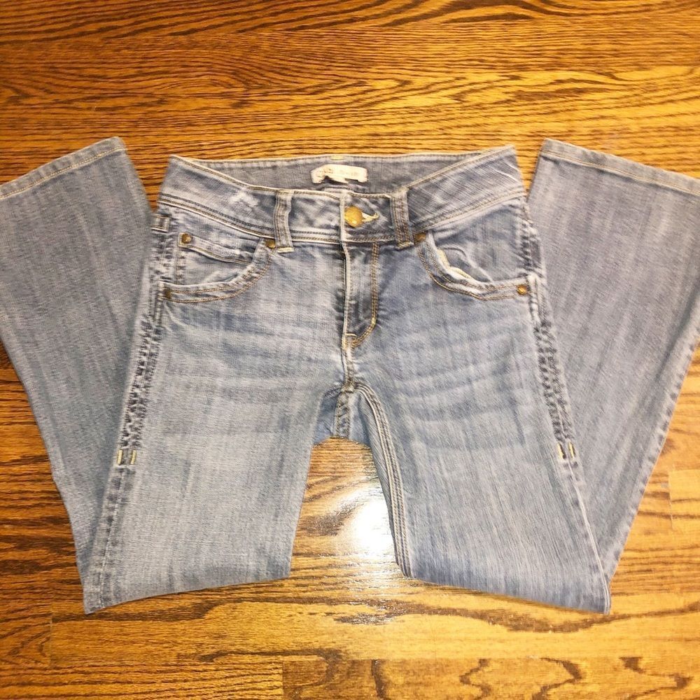 🌈Cabi size 2 straight cut jeans in EUC